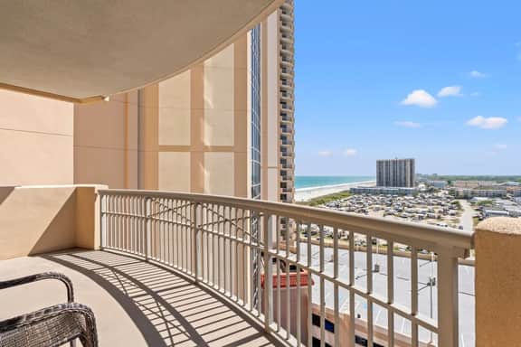9th-Floor Ocean View Condo, Pool & Hot Tub