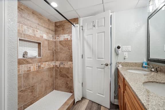 Beach Cove Resort 515