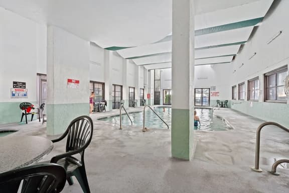 Oceanfront Condo with Resort Pools and Hot tub
